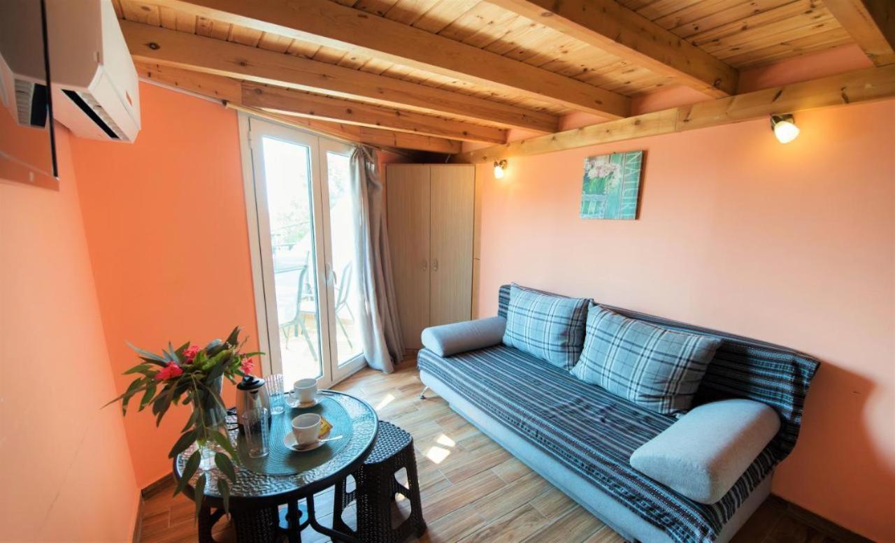 Argo Apartments Vassiliki Esterno foto